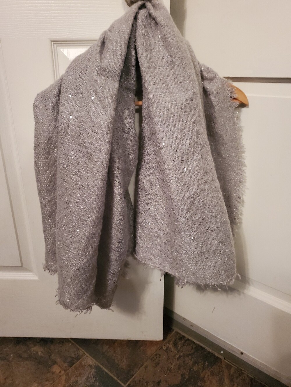 Lauren Conrad Sparkle Knit Scarf /shoulder Wrap- Light Gray Preowned